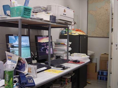 2002年10月10日の研究室の様子です。